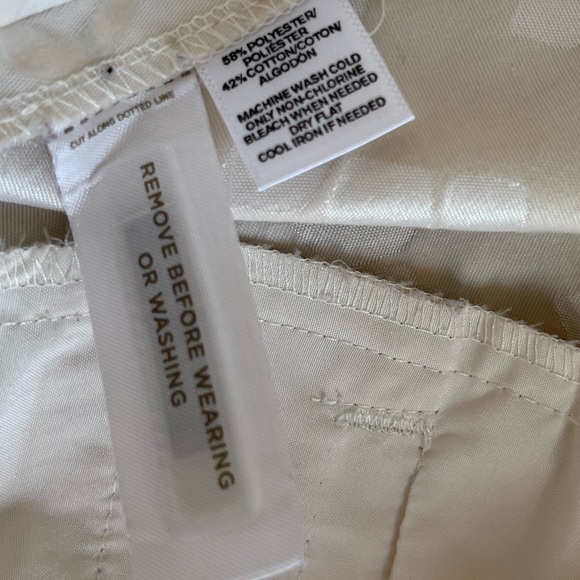 Loft The Riviera Short in a beige tone on tone pattern size 12 EUC - Picture 8 of 10